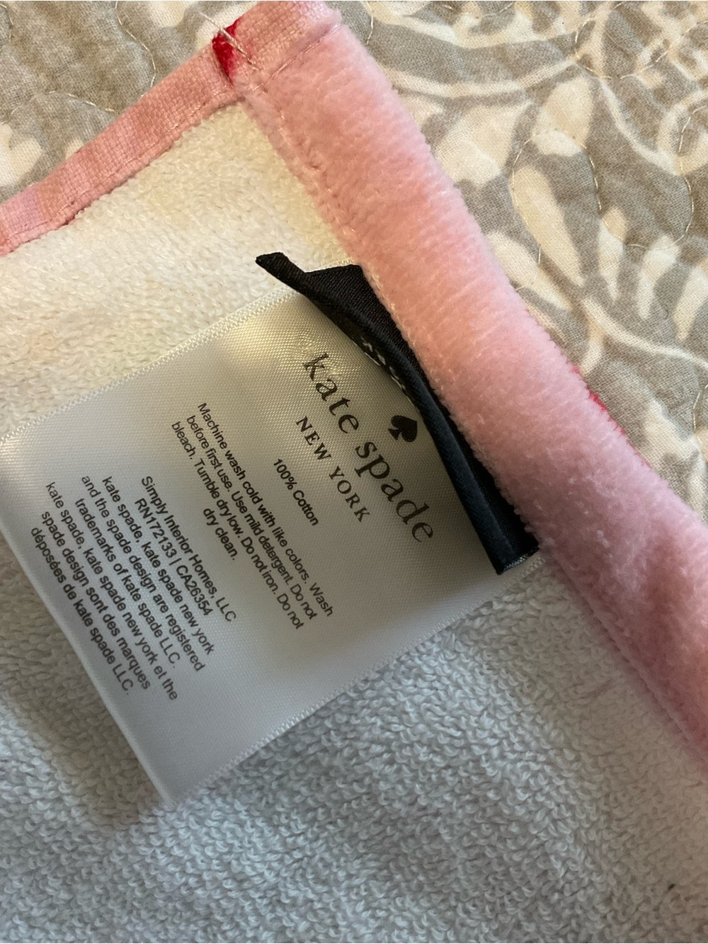 NWT Kate Spade Oversized Beach Towel - Strawberries 36”x72” Towel 1 - Picture 6 of 8